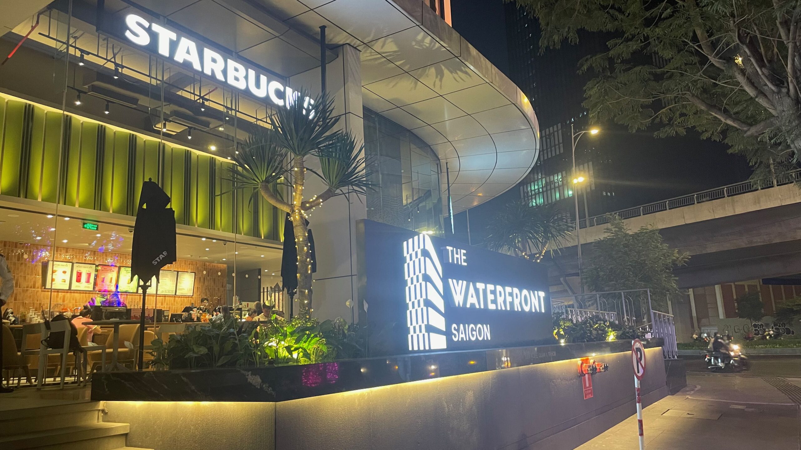 【Water Front Saigon】ホーチミンの穴場カフェNew Starbucksで作業してきたよ
