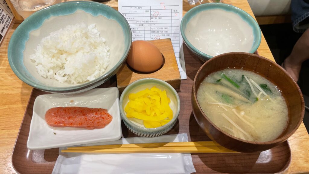 たまごかけご飯（お味噌汁・お漬物付）591円